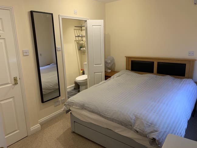 Bright Large New Room, ZONE 1, Private Bathroom Main Photo