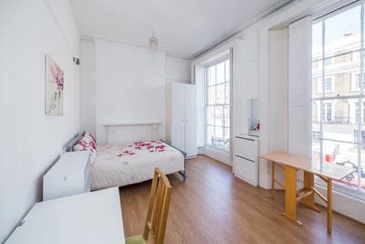 Double Bedsit - Chelsea - 20mins walk to IC Main Photo