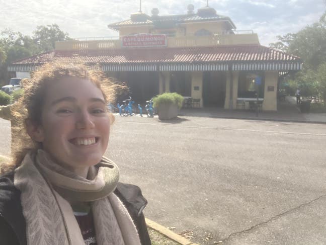 Professional Woman Looking For a Room Main Photo