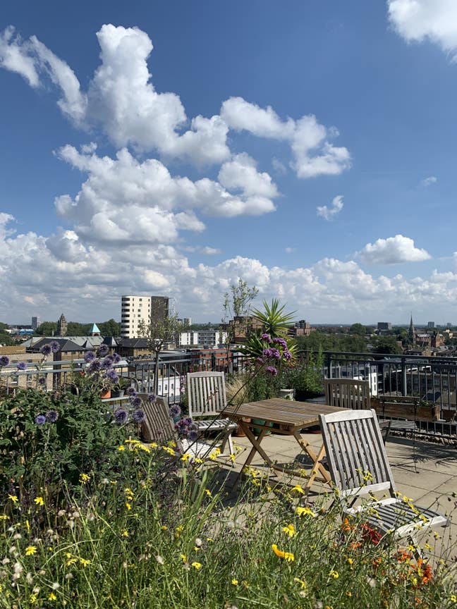 En-suite double room in Dalston Square Main Photo