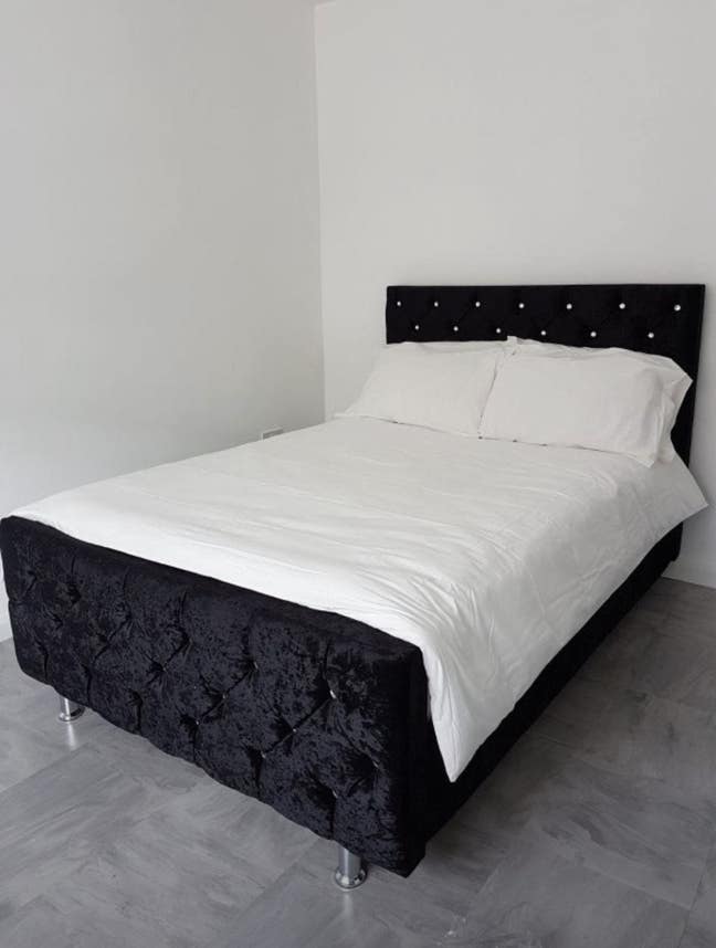 Double Bedrooms to rent in a 6 Bedroom House Main Photo