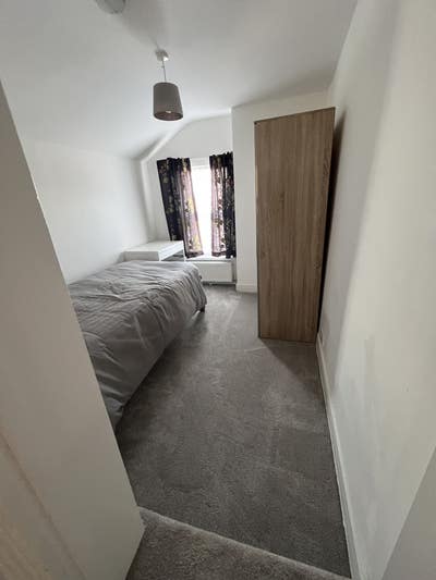  Single  room  for rent- females (preferred) Main Photo