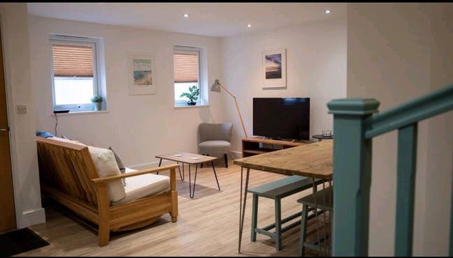 2 Beds Ensuite House with Parking Main Photo