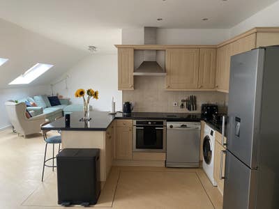Short term let for September, women only Main Photo