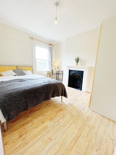 💫Bright room- 15min to London Bridge 🐿️ Main Photo