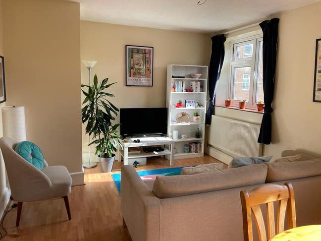 Double Room in Friendly Flat NW8 Main Photo