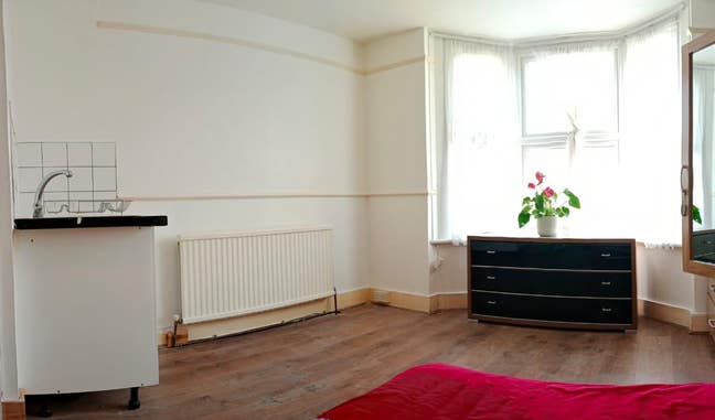 Ensuite  Spacious and Good Size Main Photo