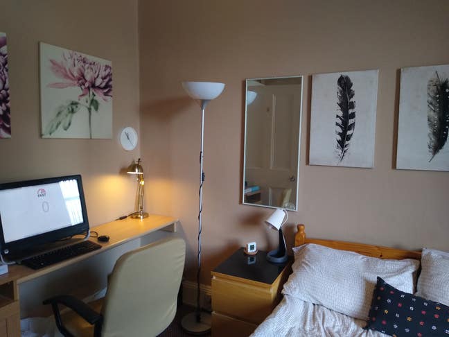 Gay Flatshare - short or long  term Main Photo