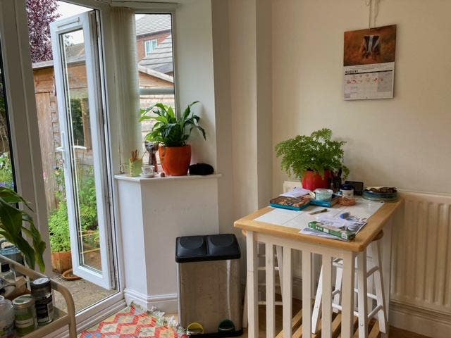 Comfortable room in peaceful house  Main Photo