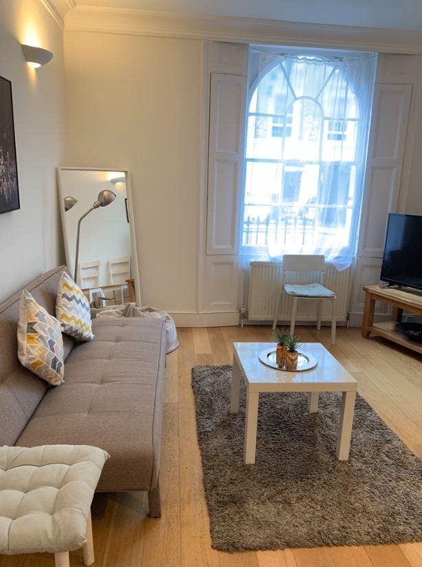 1 Bed flat in the heart of Angel- Danbury  Main Photo