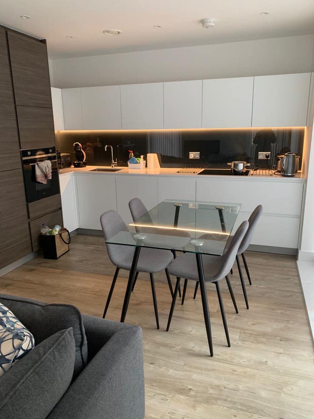 Spacious Double Room Available Main Photo