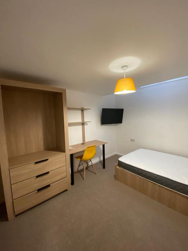 Three double Student Rooms in West End-25/26 Main Photo