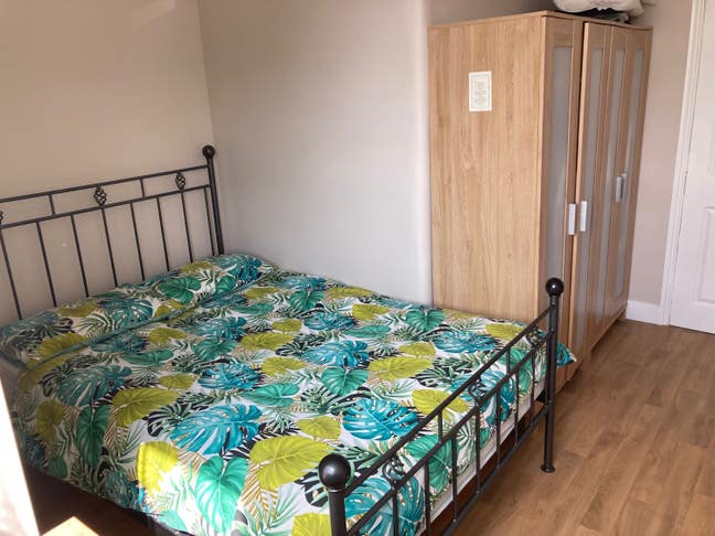 Great second floor flat share with sea views.  Main Photo