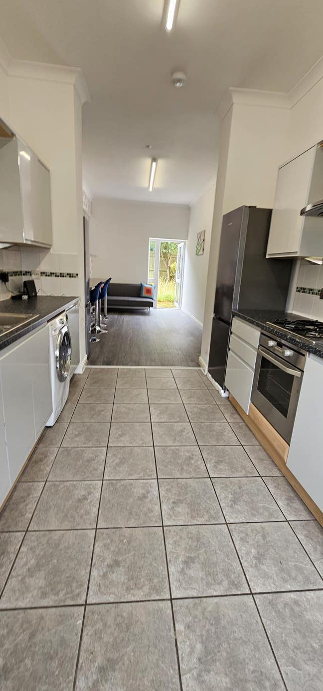 Brand New En-Suites in Serene Location Main Photo