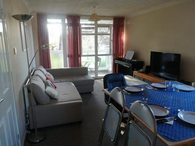 Two bed flat in easy reach of centre with parking  Main Photo