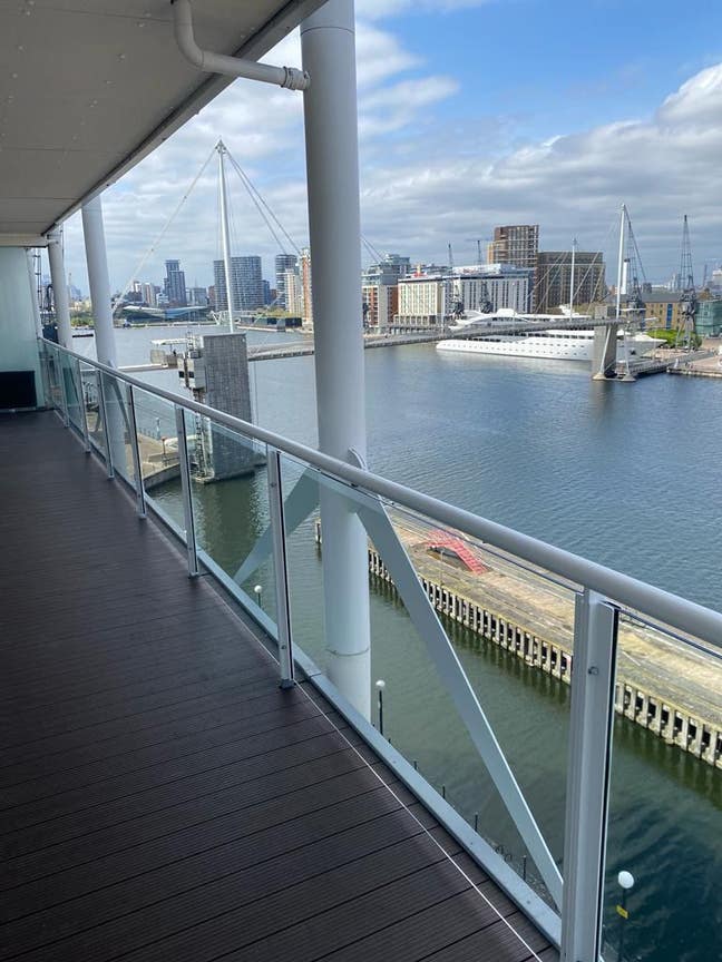 ‘A home by the river’ breathtaking views Main Photo