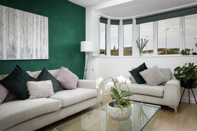 2 Bed Flat - Fully Furn - 5min BVH Bills Included Main Photo