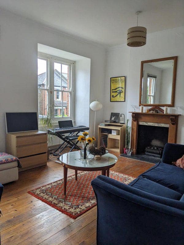 Cosy double bedroom in huge friendly house Main Photo