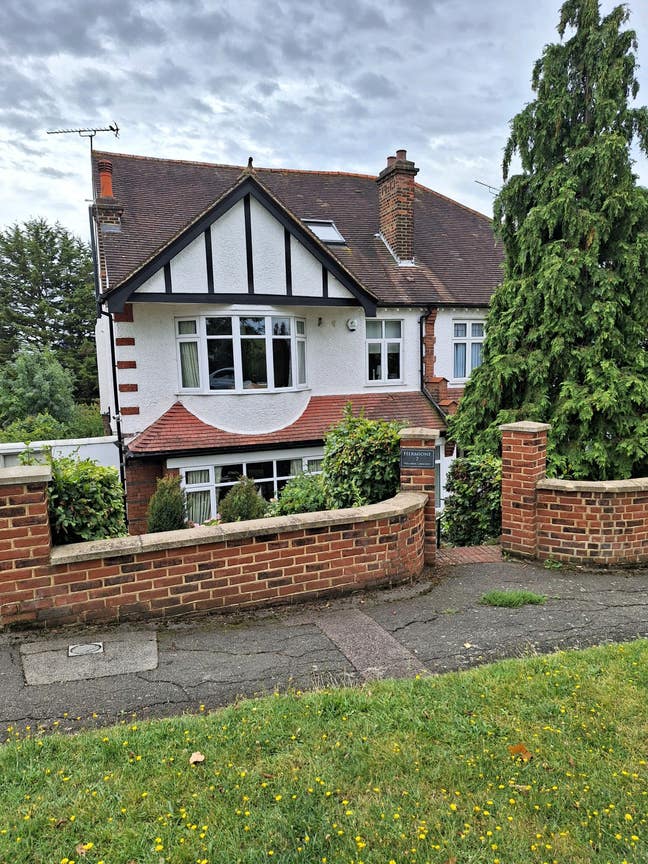 Double Room in Family house in Norbury SW16 Main Photo