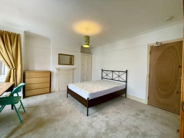 Master bedroom in Walthamstow for single occupant  Main Photo