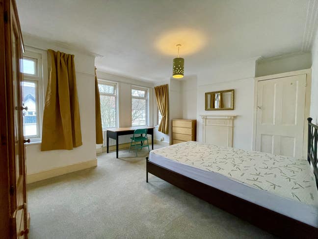 Master bedroom in Walthamstow for single occupant  Main Photo