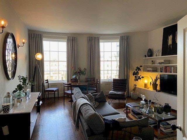Beautiful seaside two bed flat in Brunswick Square Main Photo