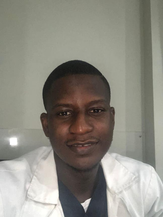 I am a male professional aged 29. I am lookin... Main Photo