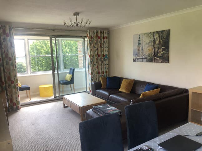 Double room to rent with bathroom Main Photo