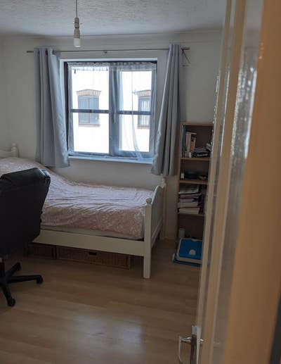 Single bedroom for student in Surbiton area Main Photo