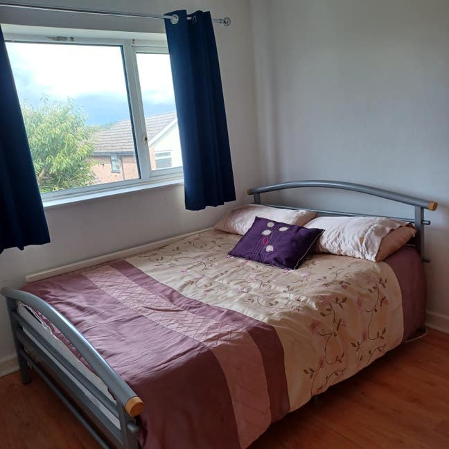 Double room in house with one roomate Main Photo
