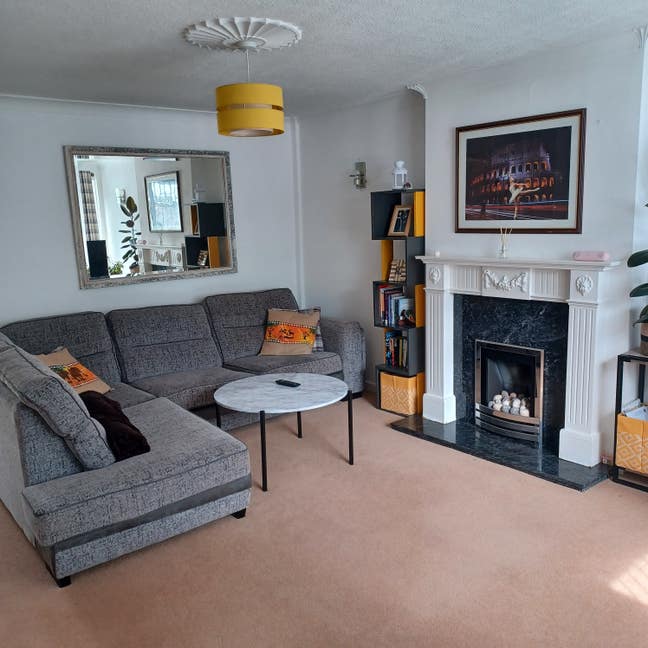 Double room in house with one roomate Main Photo
