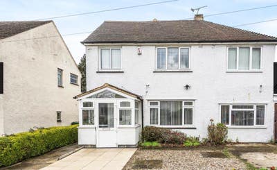 Large en-suite bedroom  Main Photo