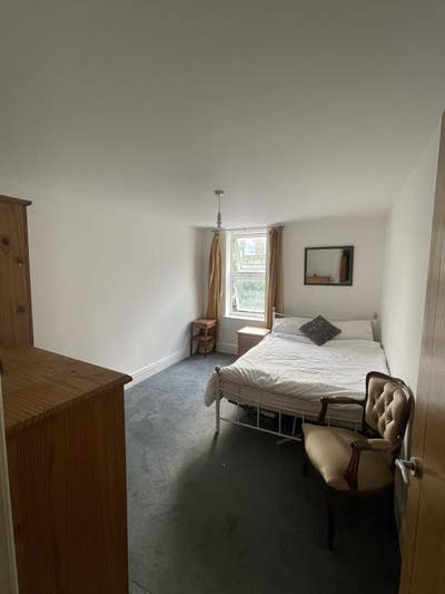 Double room in chilled flat share Main Photo