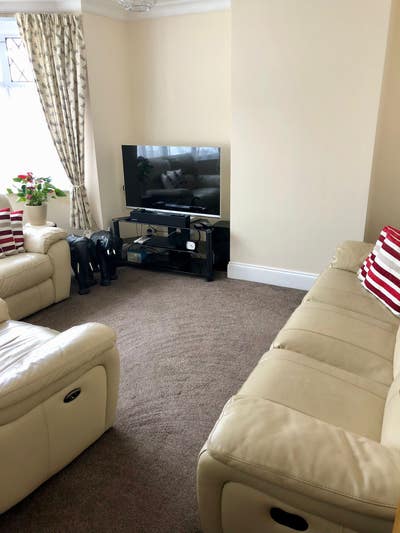 	Large Beautiful Rooms Main Photo
