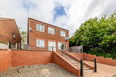 "Double Room in Camphill with off-Street Parking Main Photo