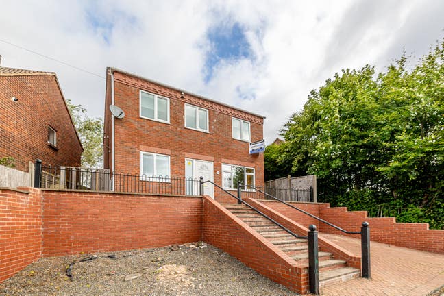 "Double Room in Camphill with off-Street Parking Main Photo
