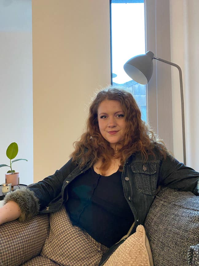  Looking for a room near University for a PhD Main Photo
