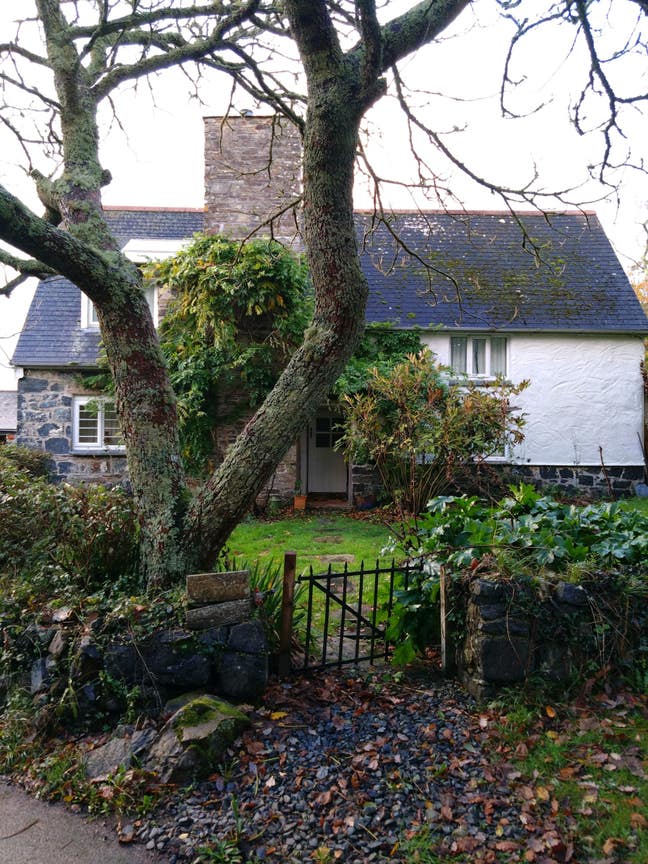 Idyllic cottage with open fireplace Main Photo