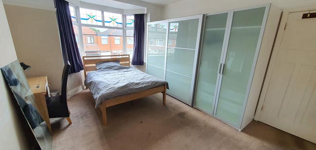 Rooms available in NE4 [Bills included] Main Photo