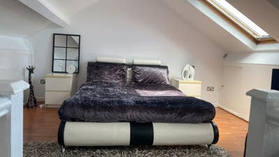 Large Attic Room  Main Photo
