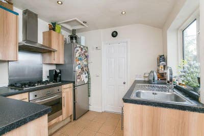 Large Airy Central Double Room Main Photo