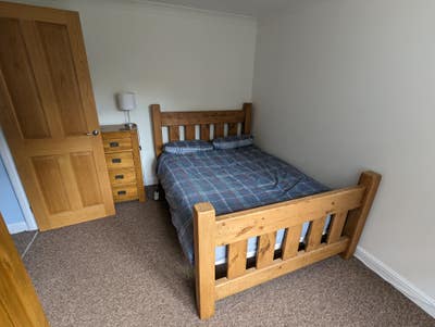 Mon-Fri Doub. Room in Fleet, Bills inc, Live in LL Main Photo