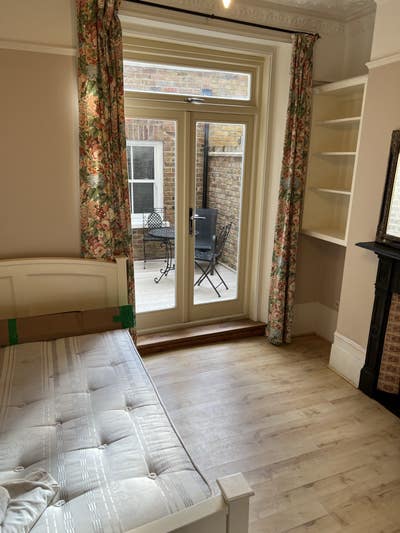 Large Room Available in Crouch Hill Main Photo