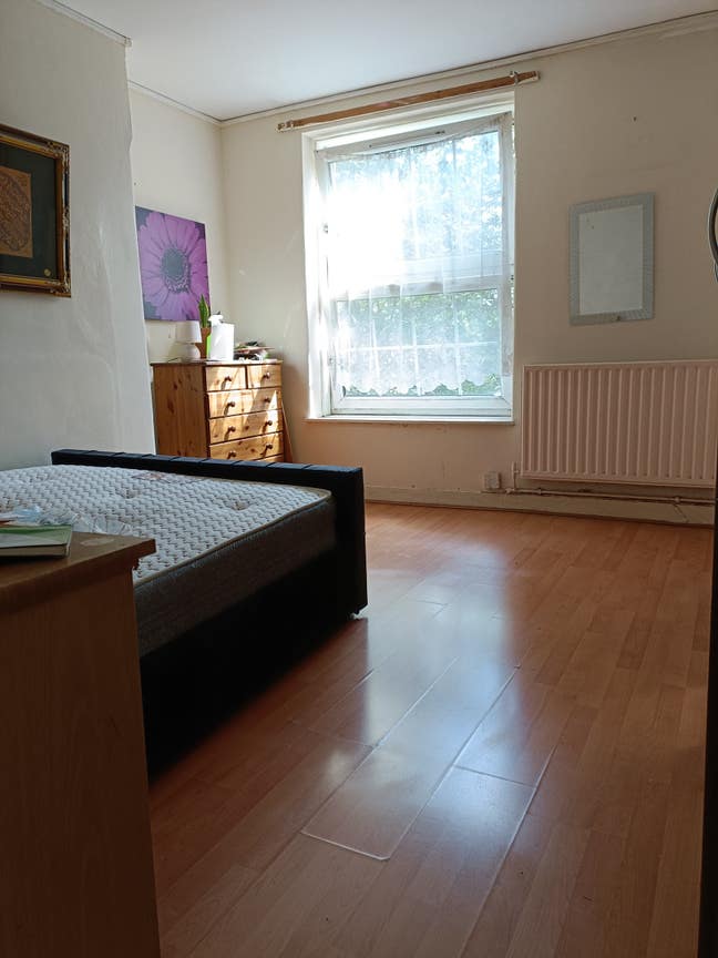 Large double room close to bethnal green undergrou Main Photo