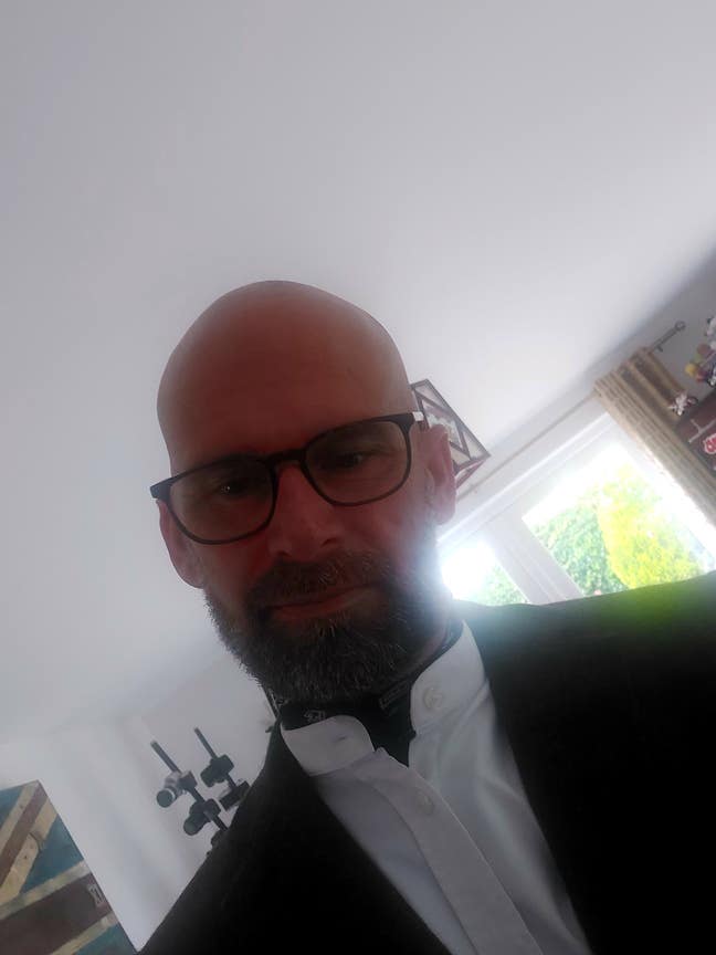 Searching for quiet accommodation  Main Photo