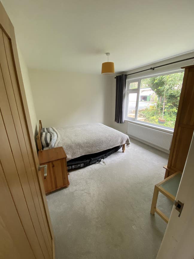 Large Double Room to Rent Main Photo