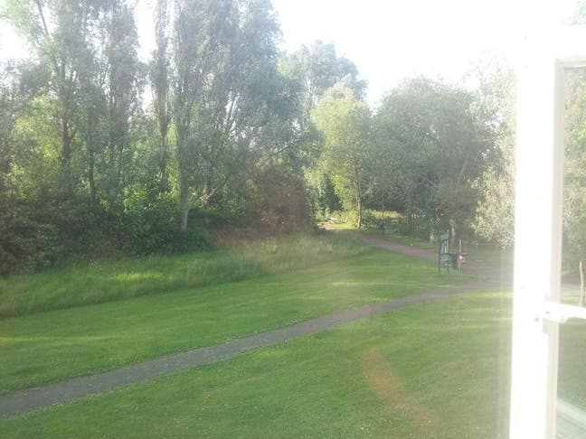 Small, single room close to Milton Keynes centre Main Photo