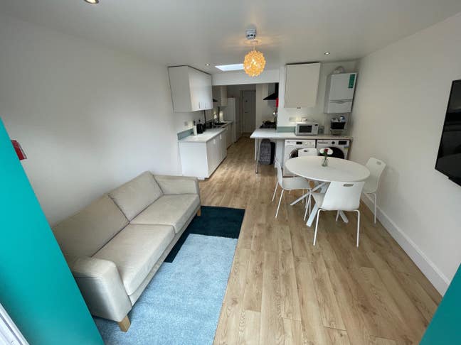 Beautiful double bed room  Main Photo