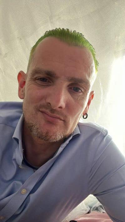 Semi professional streamer looking to rent  Main Photo