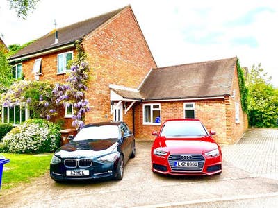 Premium Large Attractive Room Main Photo